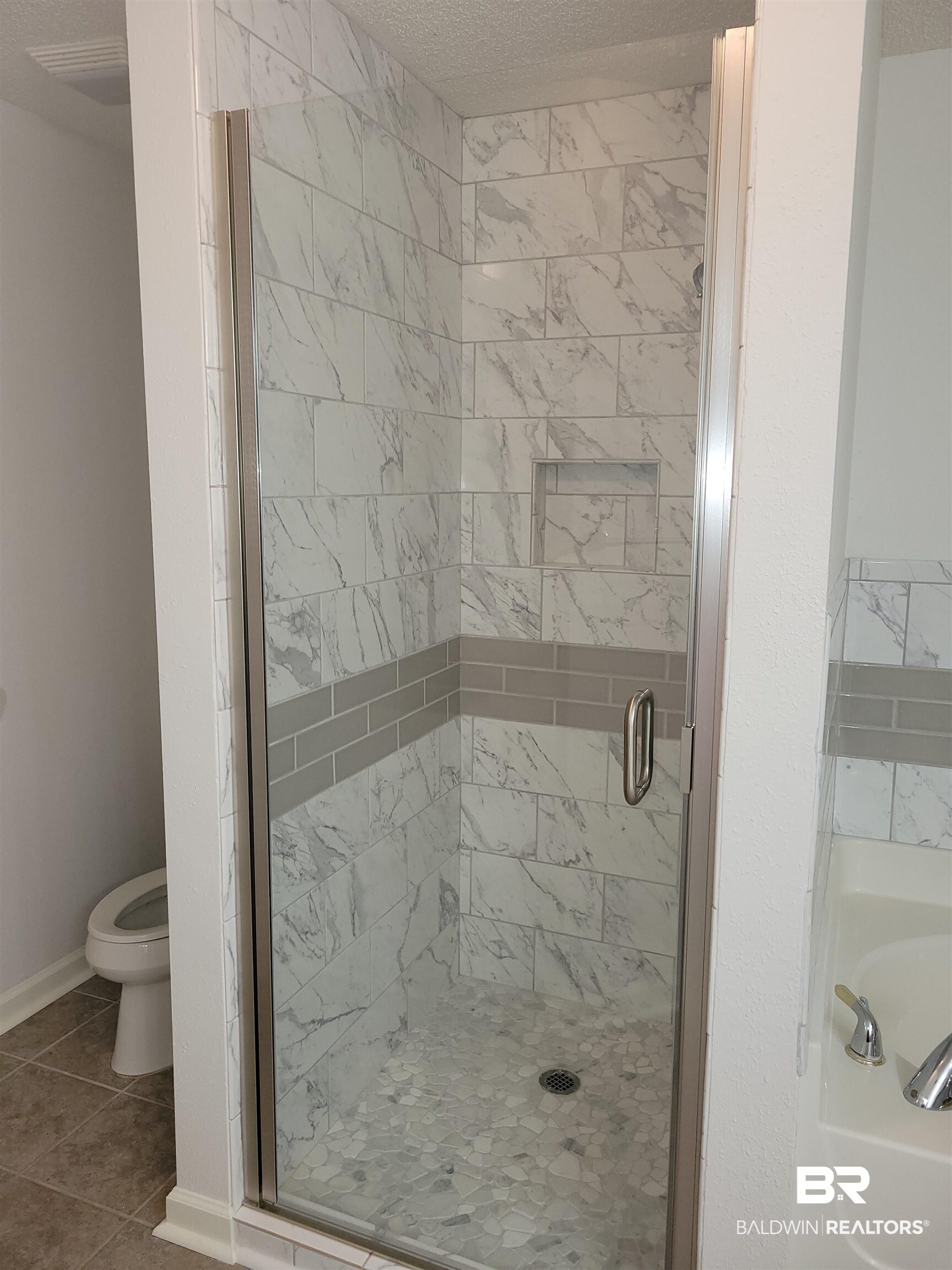 4628 Spinnaker Way Orange Beach, AL 36561 - Photo 12 of 28 MAster Bath Shower