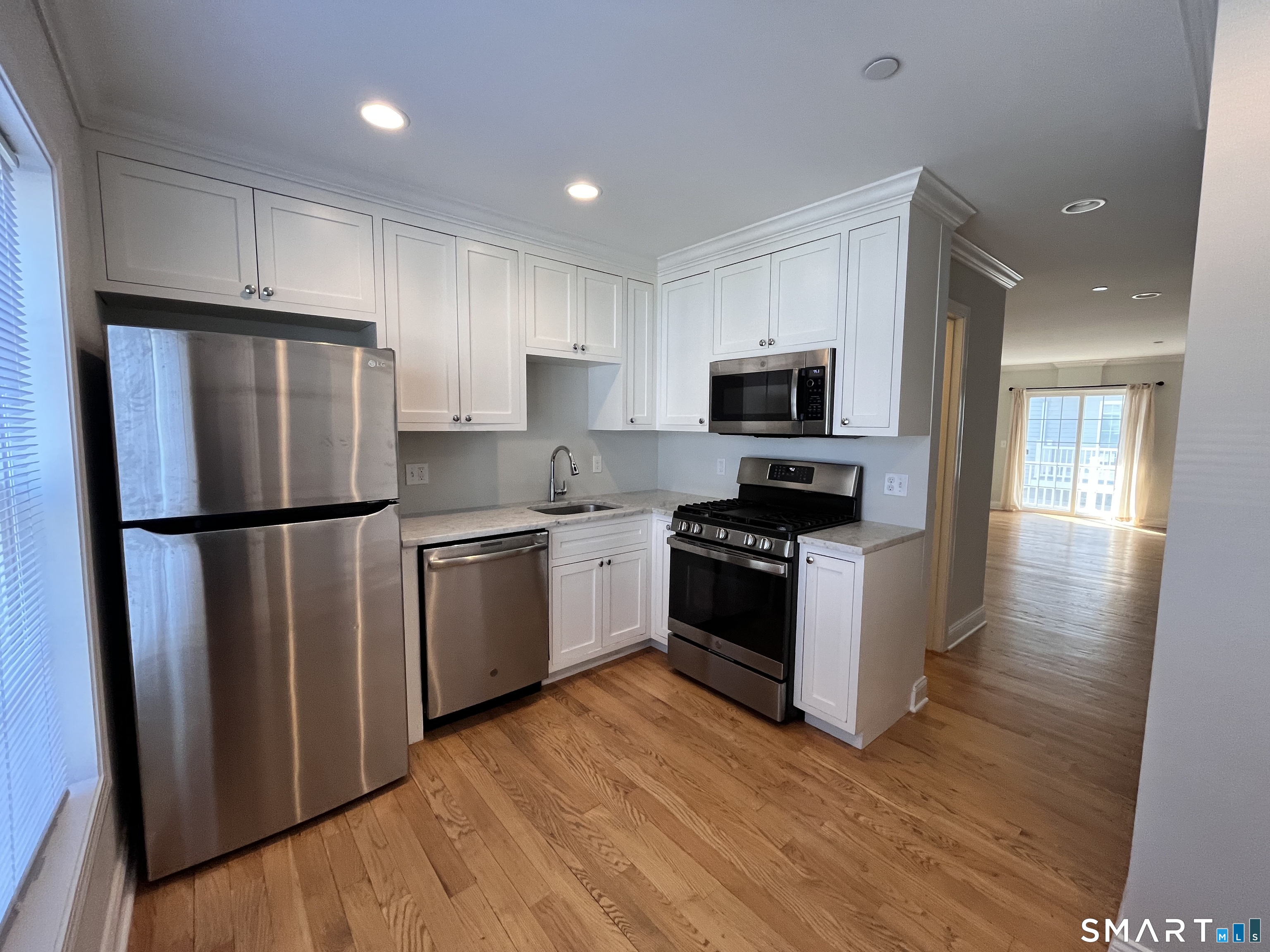 20 3rd Street, Unit 11 Stamford, CT 06905 - Photo 3 of 6