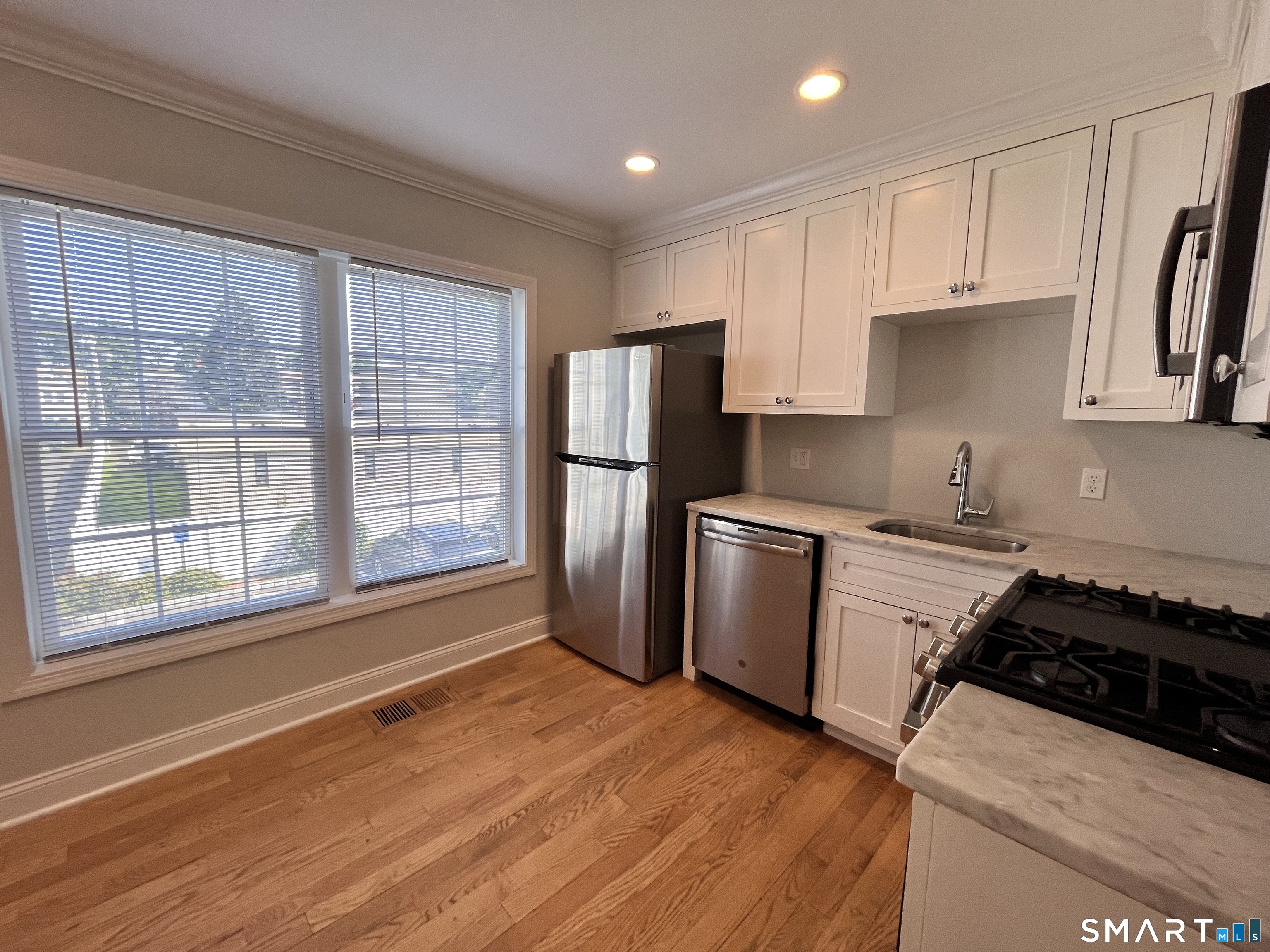 20 3rd Street, Unit 11 Stamford, CT 06905 - Photo 5 of 6