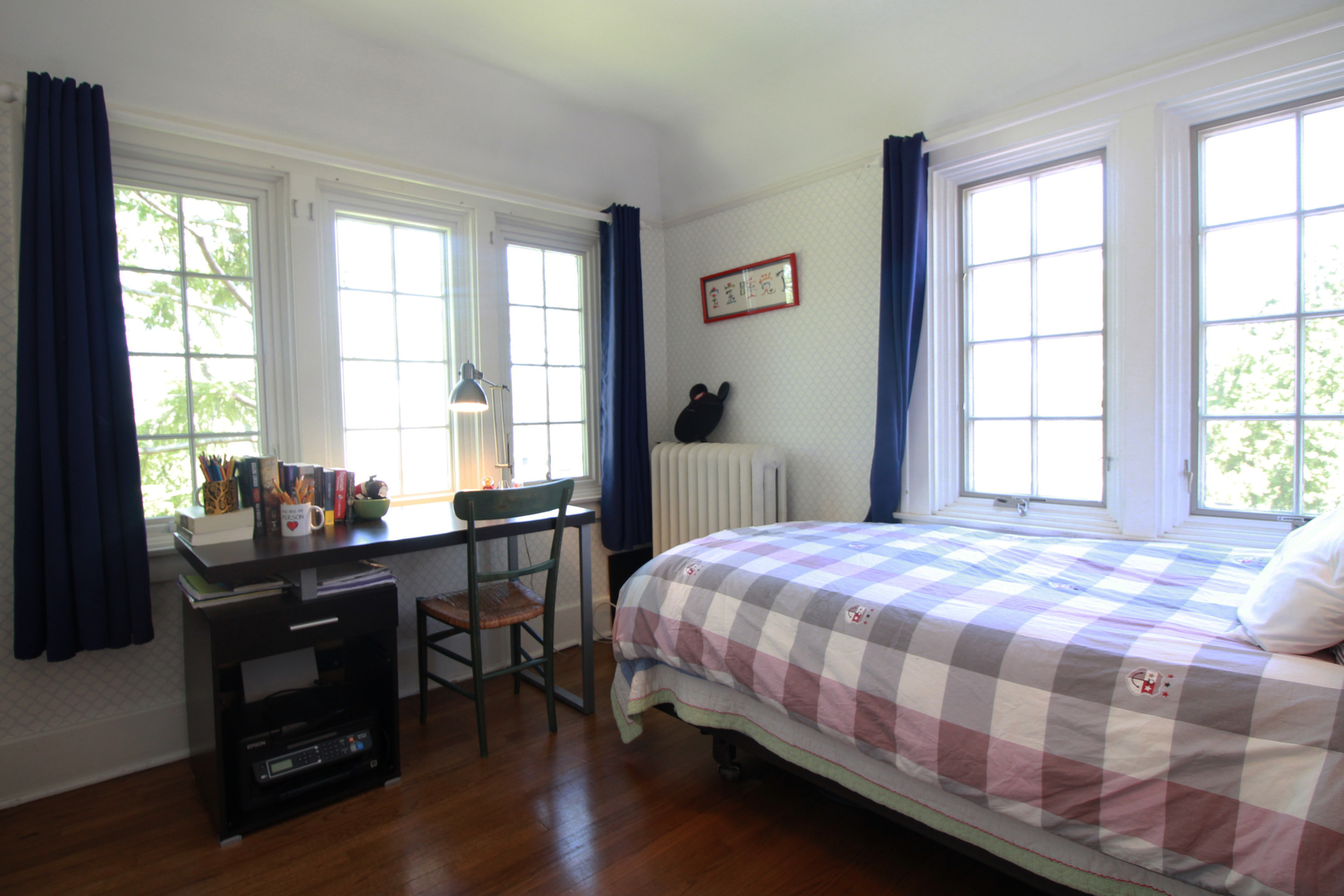 200 Ravine Road Hinsdale, IL 60521 - Photo 20 of 29 a bedroom with a bed and a table chair