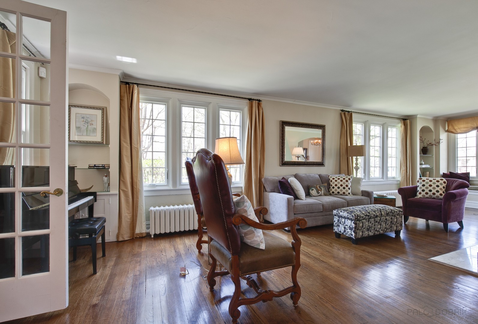 200 Ravine Road Hinsdale, IL 60521 - Photo 6 of 29 a living room with furniture and wooden floor