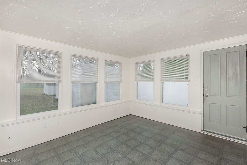 5963 Maplewood Road Cleveland, OH 44124 - Photo 17 of 36