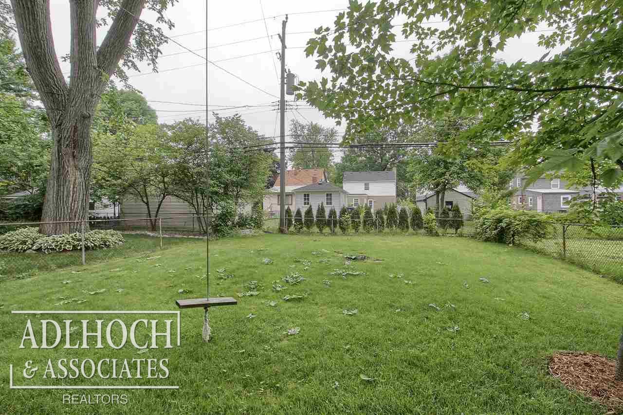 1608 Hampton Road Grosse Pointe Woods, MI 48236 - Photo 25 of 30
