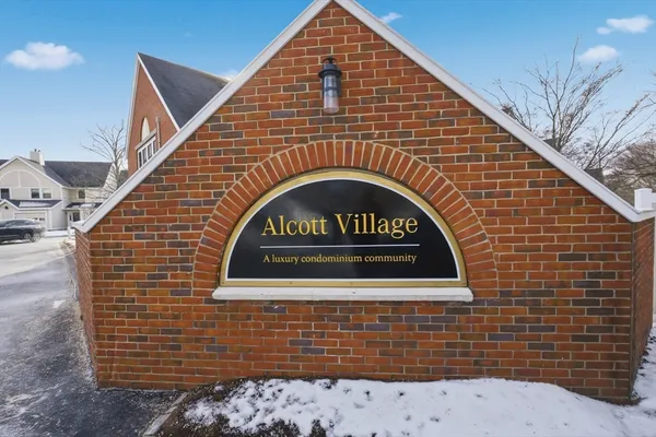 $640,000 | 15 Alcott Way, Unit 15, North Andover, MA 01845