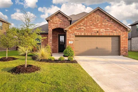 $384,900 | 420 Stone Holw Drive, Ferris, TX 75125