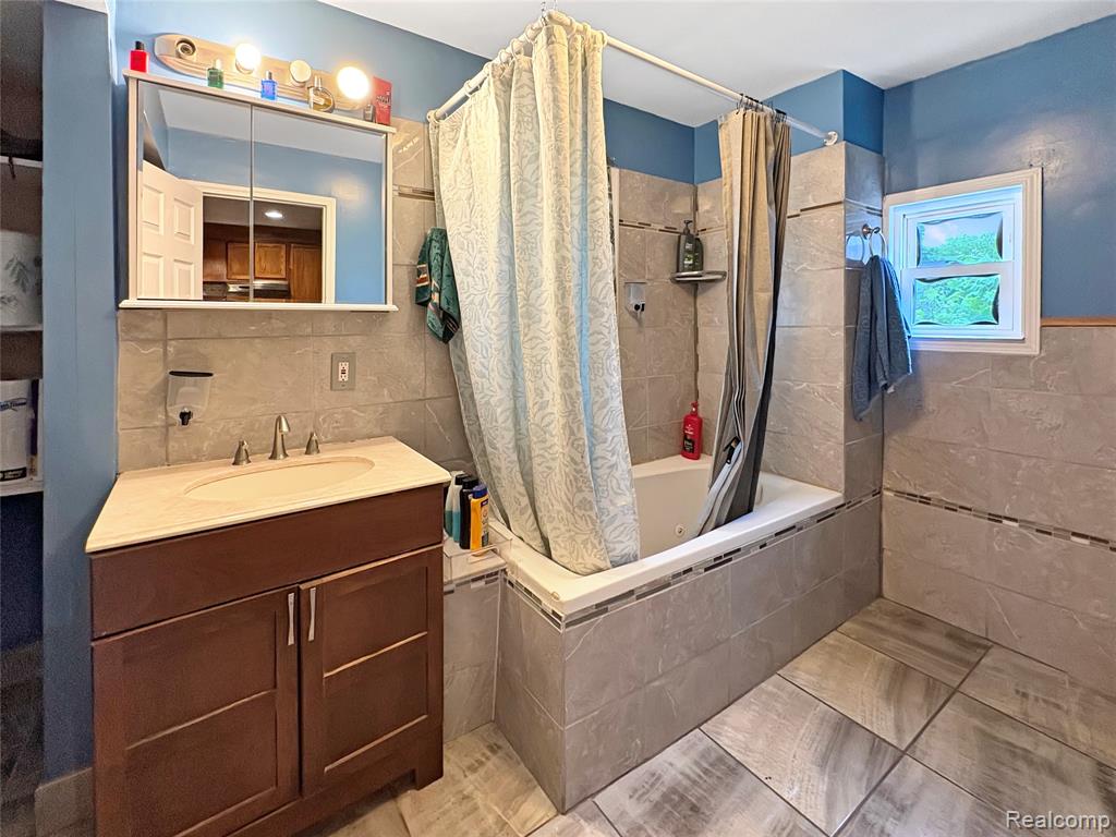 615 Senecal Street Fenton, MI 48430 - Photo 12 of 13