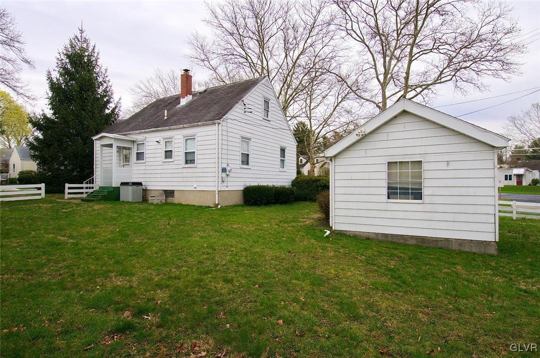 815 Magnolia Road Hellertown, PA 18055 - Photo 6 of 27 Gallery Image 6