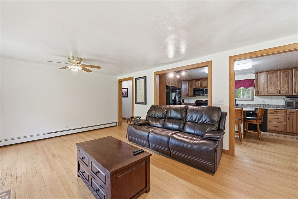 126 Putnam Hill Road Sutton, MA 01590 - Photo 8 of 32