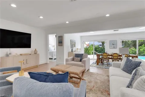 $1,099,000 | 729 Sand Dollar Drive, Sanibel, FL 33957