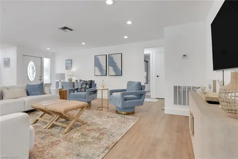 $1,099,000 | 729 Sand Dollar Drive, Sanibel, FL 33957