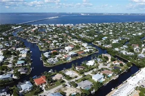 $1,099,000 | 729 Sand Dollar Drive, Sanibel, FL 33957