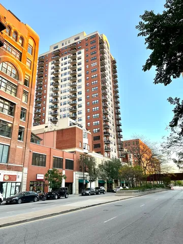 $2,800 | 1529 South State Street, Unit 8A, Chicago, IL 60605