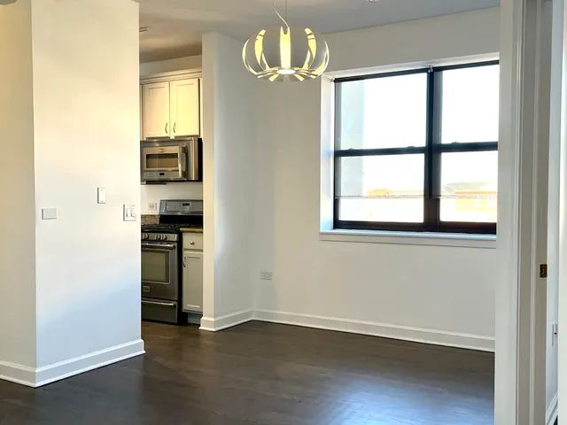 $2,800 | 1529 South State Street, Unit 8A, Chicago, IL 60605