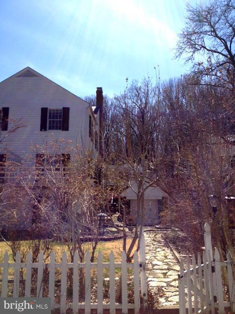 2551 Pickwick Road Baltimore, MD 21207 - Photo 21 of 26 Exterior (Rear)
