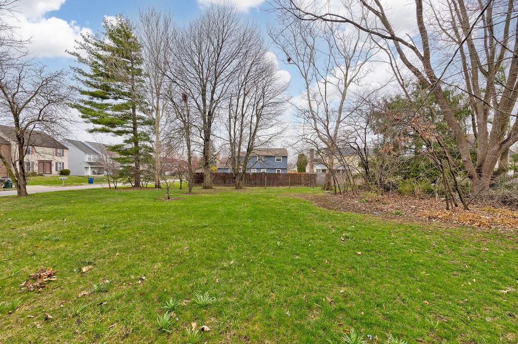 4915 Sawmill Road Columbus, OH 43235 - Photo 32 of 37 Additional lot/yard