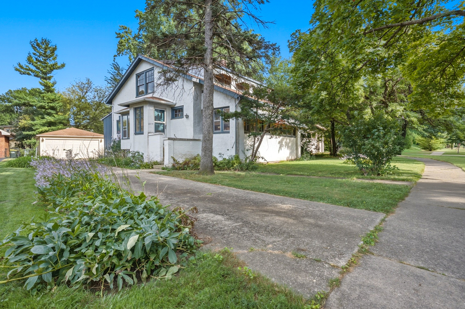 277 Nuttall Road Riverside, IL 60546 - Photo 3 of 38 Gallery Image 3