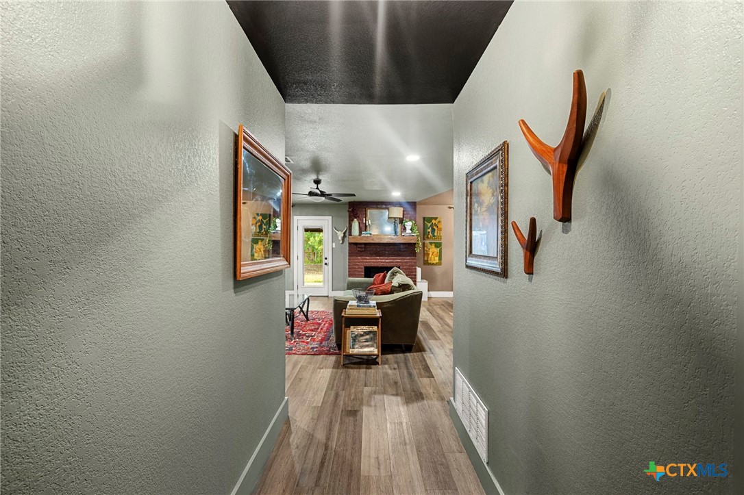 105 Ruggles Loop Temple, TX 76501 - Photo 4 of 36 Entry Way