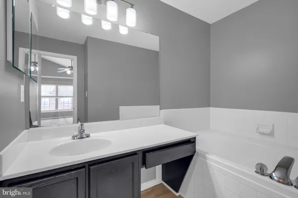 $3,250 | 20863 Cosworth Terrace, Sterling, VA 20165