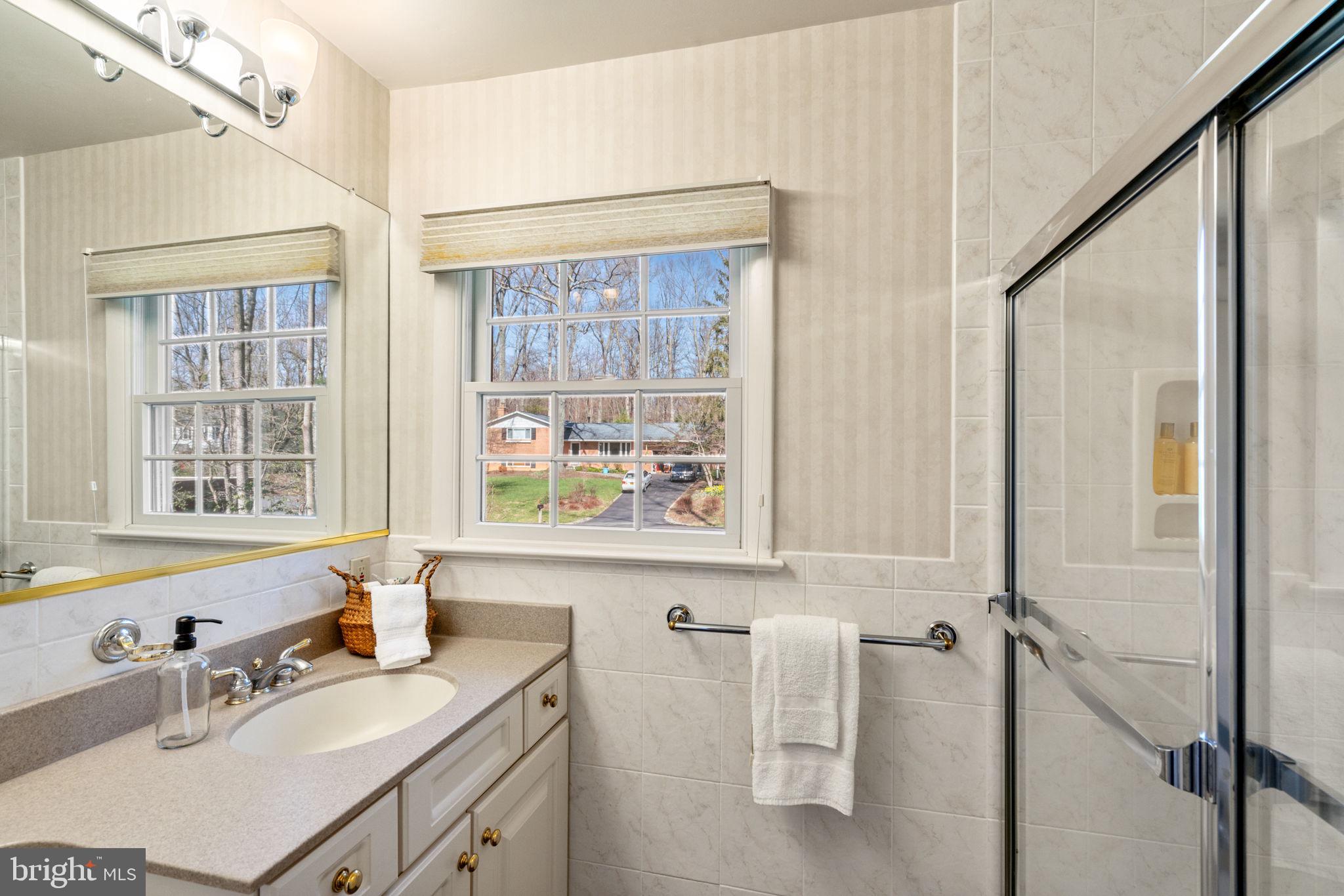 2416 Silver Fox Lane Reston, VA 20191 - Photo 45 of 60 Full Hall Bathroom