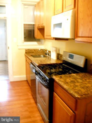 120 R Street Northeast Washington, DC 20002 - Photo 8 of 12 Kitchen