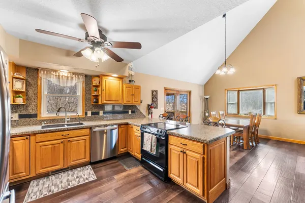 $329,900 | 8507 51st St Court, Coal Valley, IL 61240