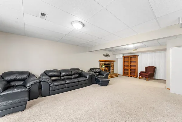 $329,900 | 8507 51st St Court, Coal Valley, IL 61240