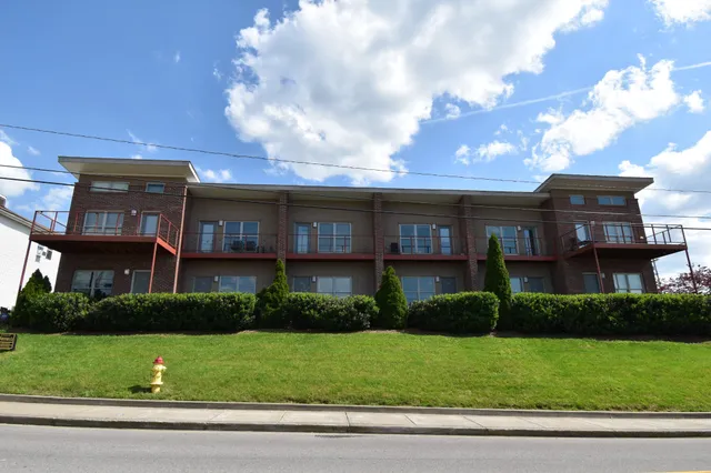 $1,395 | 510 Main Street, Clarksville, TN 37040