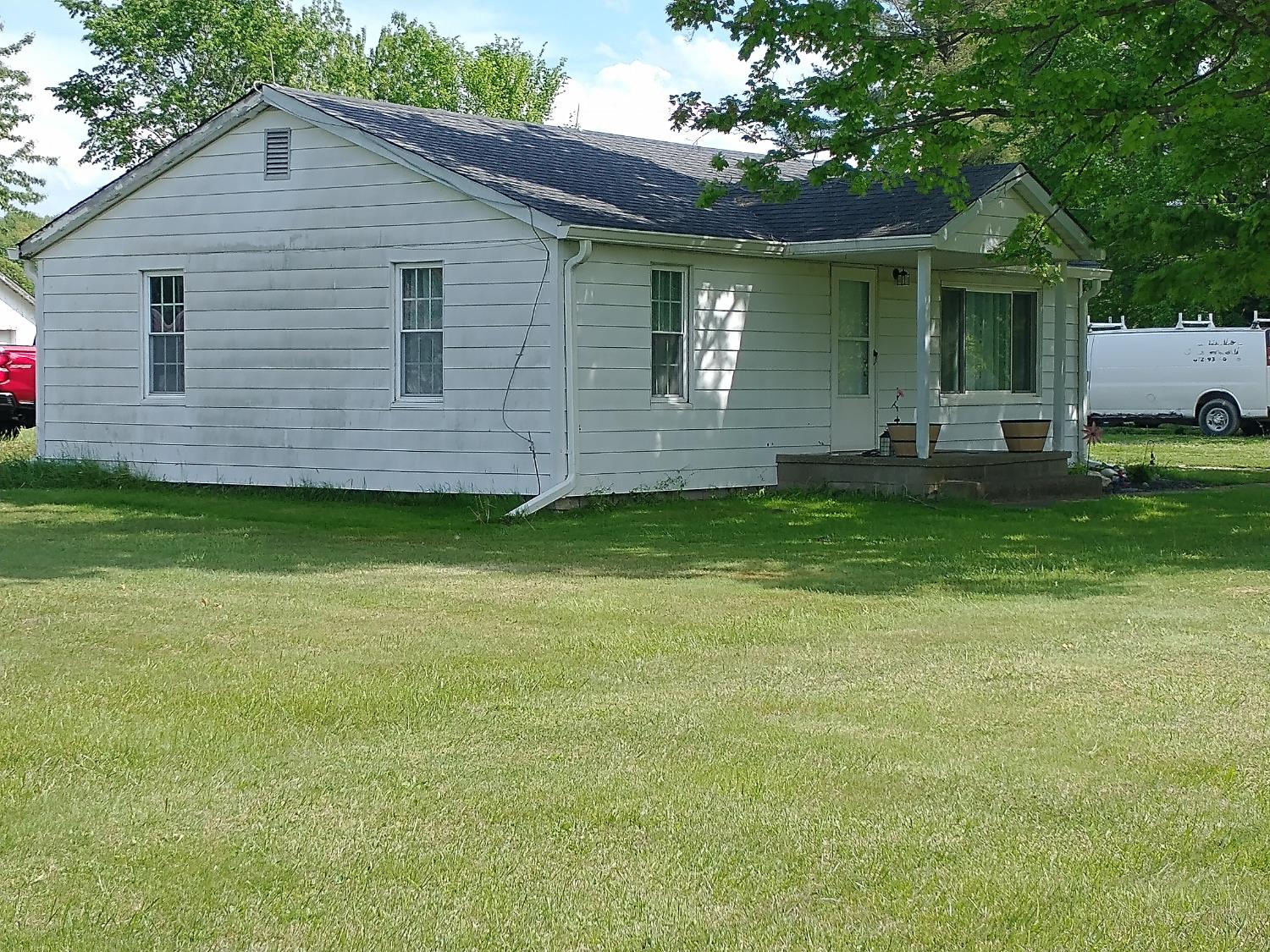 8614 North St Road Sunman, IN 47041 - Photo 5 of 25