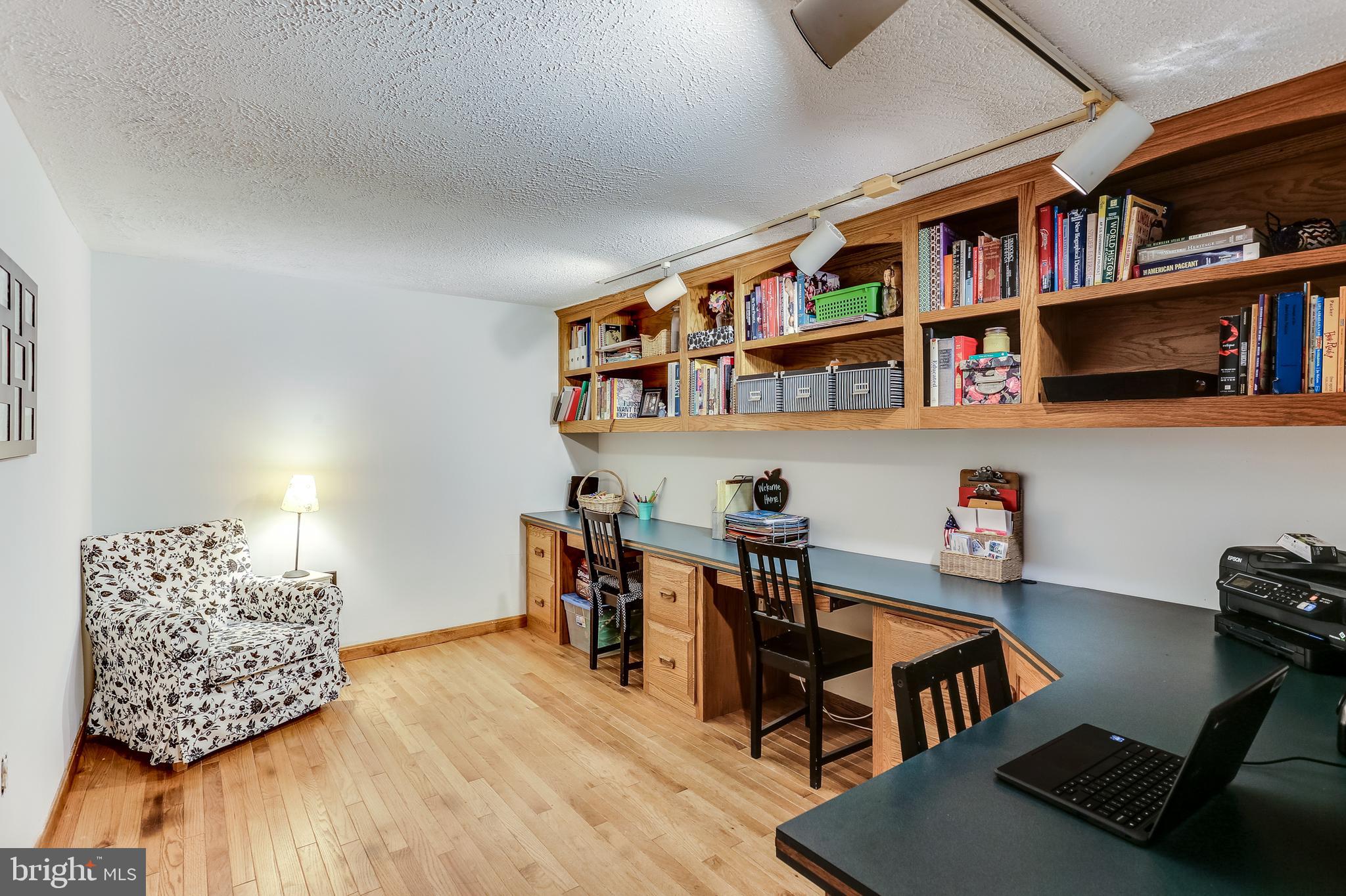 13829 Howard Road Dayton, MD 21036 - Photo 16 of 42 Office w/built-ins