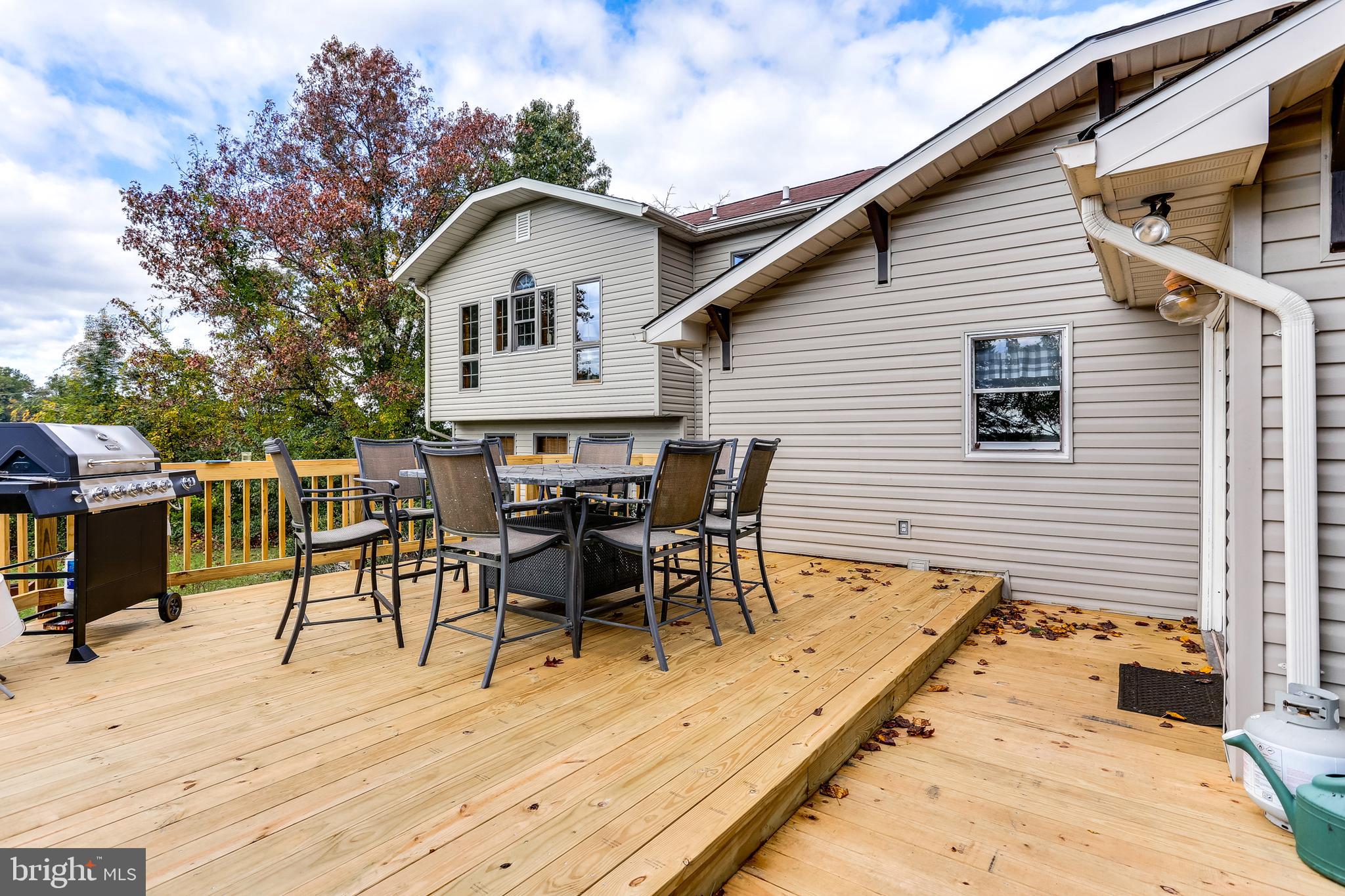 13829 Howard Road Dayton, MD 21036 - Photo 34 of 42 Exterior Rear w/new multi-level deck