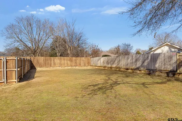 $353,000 | 410 Shande Drive, Whitehouse, TX 75791