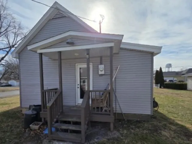 $115,000 | 208 Burkett Street, Benton, IL 62812