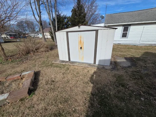 $115,000 | 208 Burkett Street, Benton, IL 62812