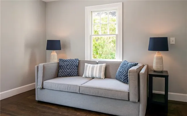 $3,450 | 118 Ruggles Avenue, Unit 101, Newport, RI 02840