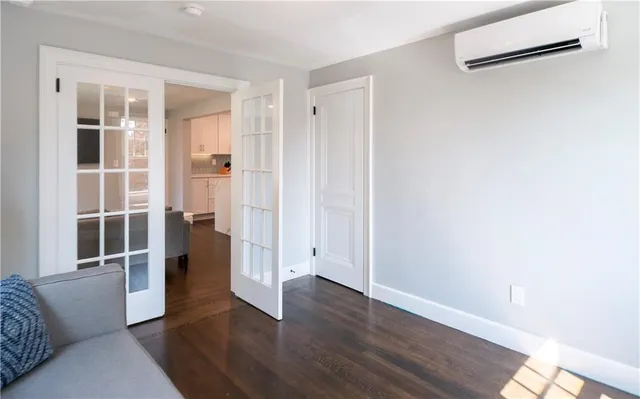 $3,450 | 118 Ruggles Avenue, Unit 101, Newport, RI 02840