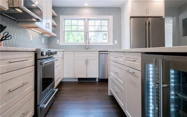 $3,450 | 118 Ruggles Avenue, Unit 101, Newport, RI 02840