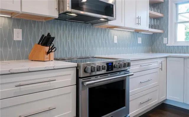 $3,450 | 118 Ruggles Avenue, Unit 101, Newport, RI 02840