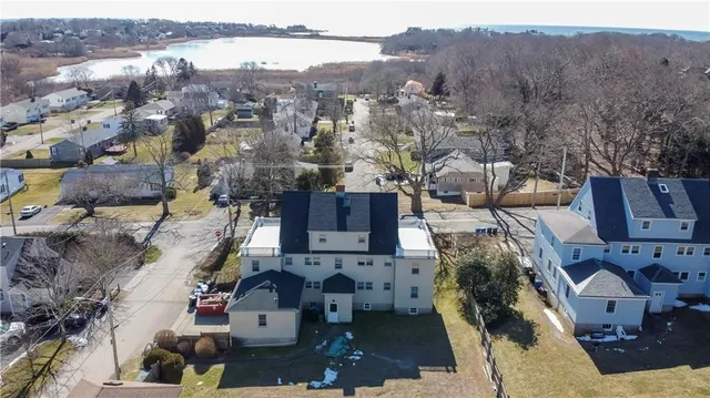 $3,450 | 118 Ruggles Avenue, Unit 101, Newport, RI 02840