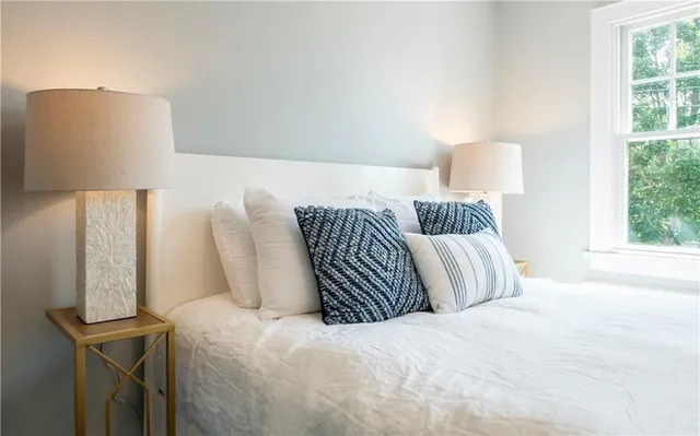 $3,450 | 118 Ruggles Avenue, Unit 101, Newport, RI 02840