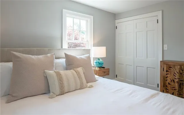 $3,450 | 118 Ruggles Avenue, Unit 101, Newport, RI 02840