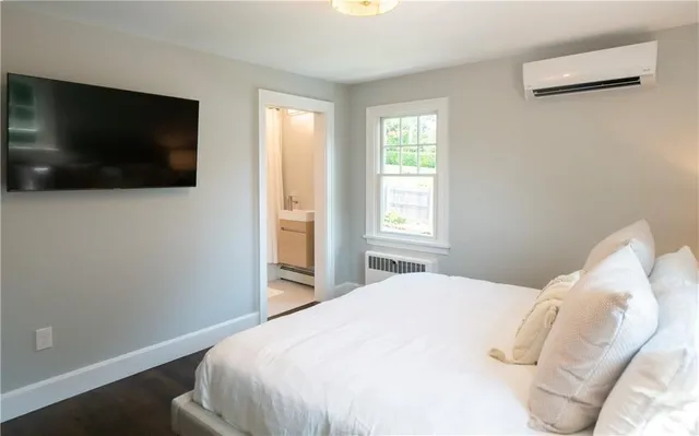 $3,450 | 118 Ruggles Avenue, Unit 101, Newport, RI 02840