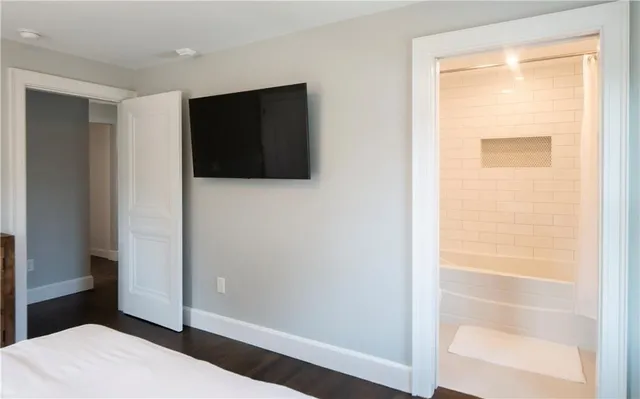 $3,450 | 118 Ruggles Avenue, Unit 101, Newport, RI 02840