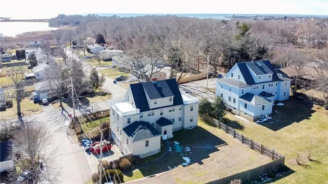 $3,450 | 118 Ruggles Avenue, Unit 101, Newport, RI 02840