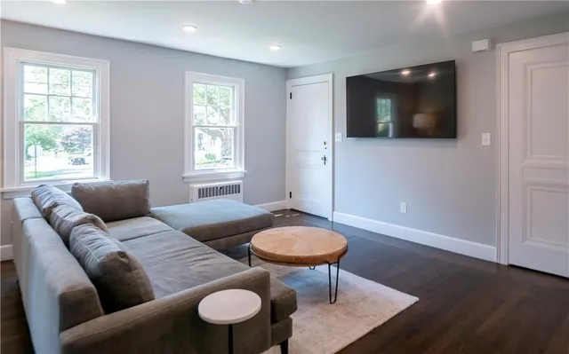 $3,450 | 118 Ruggles Avenue, Unit 101, Newport, RI 02840