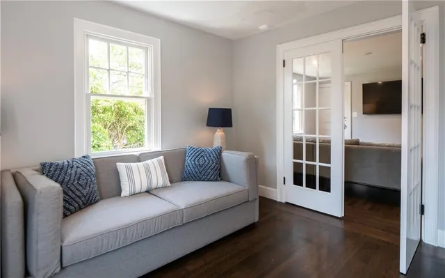 $3,450 | 118 Ruggles Avenue, Unit 101, Newport, RI 02840