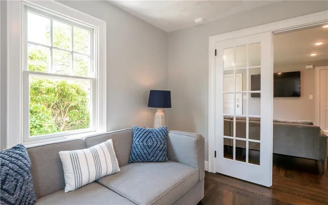 $3,450 | 118 Ruggles Avenue, Unit 101, Newport, RI 02840