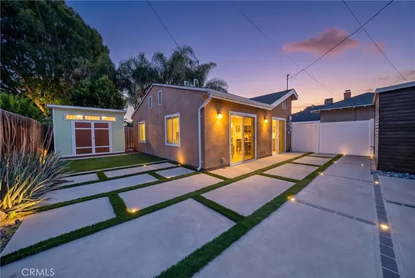 $2,950 | 6904 McLennan Avenue, Lake Balboa, CA 91406