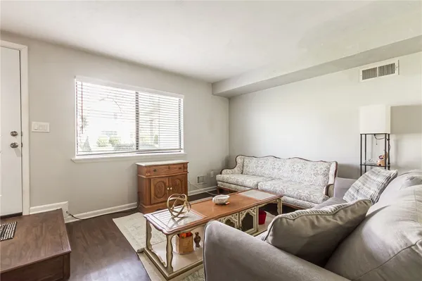 $2,500 | 644 Eastbrooke Lane, Brighton, NY 14618