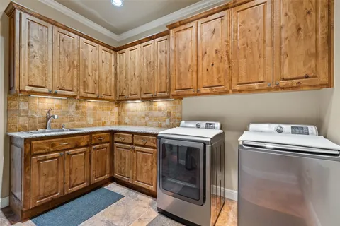 $1,195,000 | 208 Hacienda Place, Dripping Springs, TX 78620