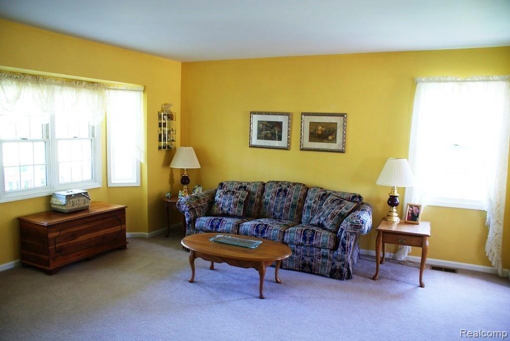 4465 Mitchell Road Metamora, MI 48455 - Photo 40 of 85 Living room